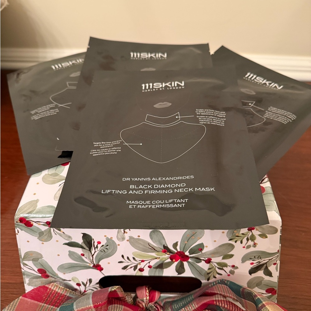 111SKIN Black Diamond Neck Mask Collection